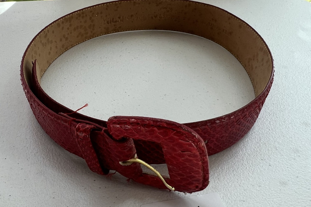 Axiom Belt Size S 31.5" Vintage Red Genuine Snake Skin Leather Made In Taiwan